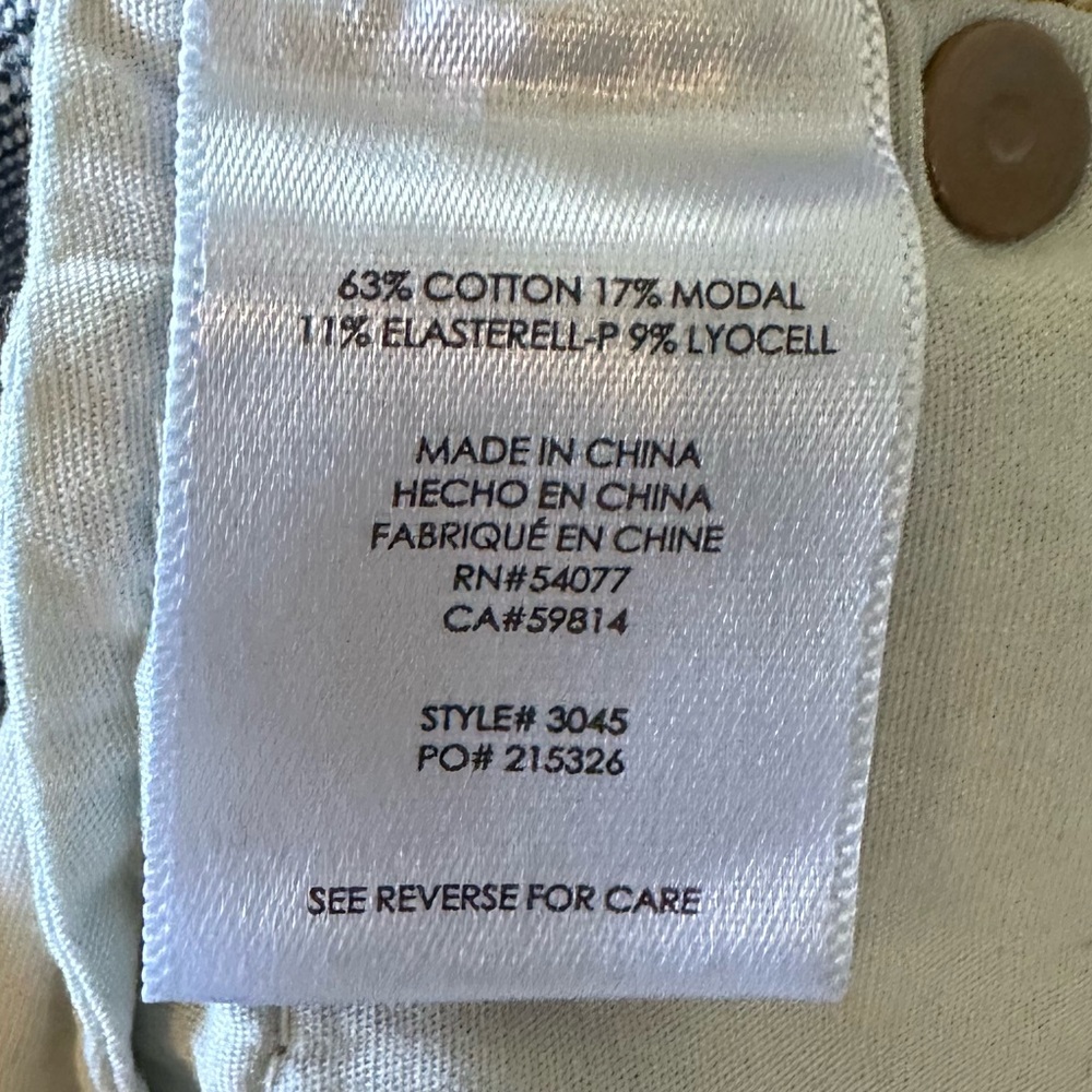 CABI Style #3045 Slim Boyfriend distressed stretch jeans size 0 - Picture 8 of 8